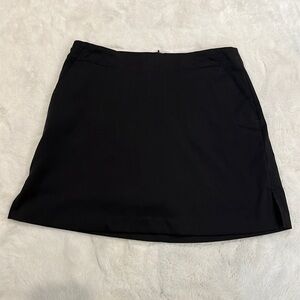 Lady Hagen Black size 6 skort, has pockets perfect for a round of golf